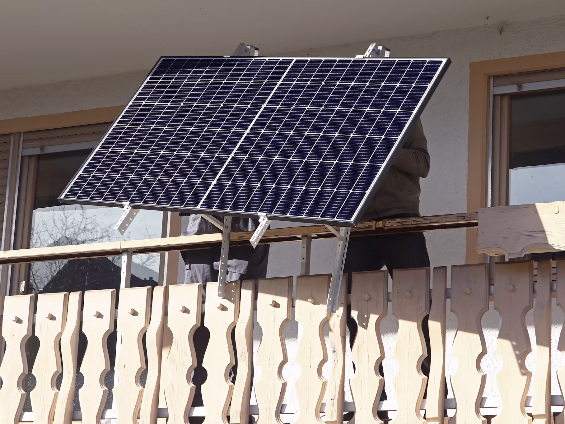Balkonkraftwerk oder Photovoltaikanlage: Eine Entscheidungshilfe