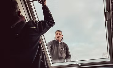 Modernes VELUX-Dachfenster — fachgerechter Einbau