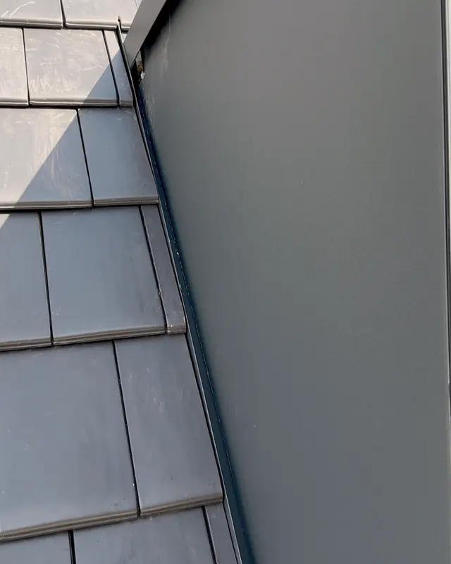 Detail einer Schiefer-Fassadendeckung