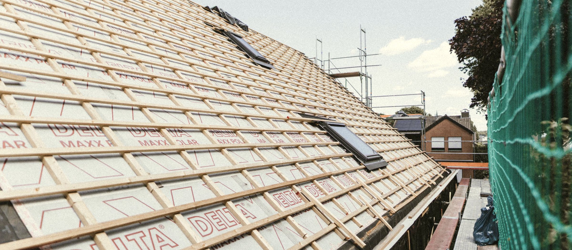Steildach mit Dachfenstern in einer typischen Kaarster Eigenheim-Siedlung