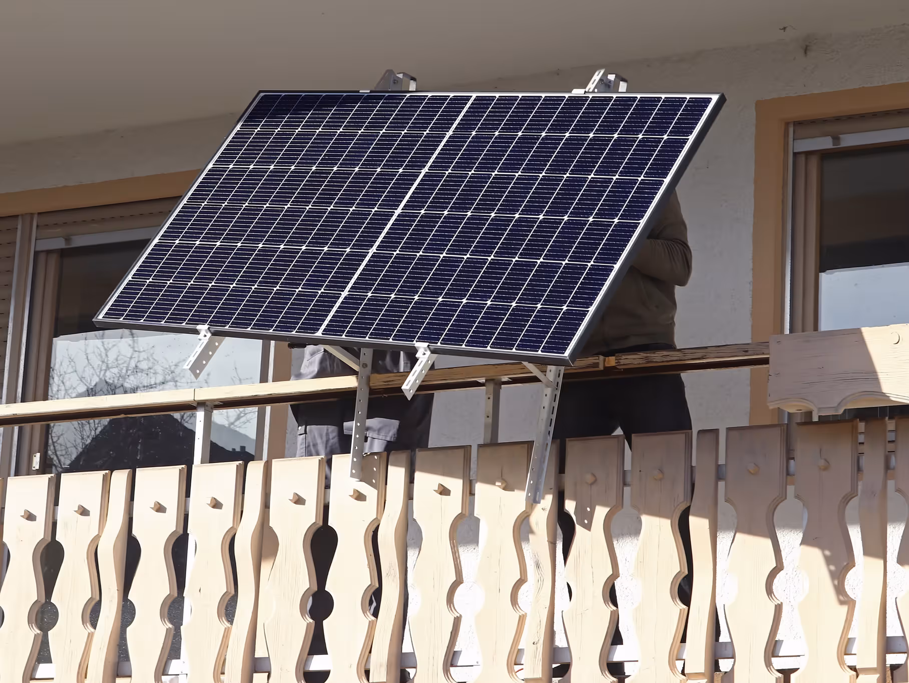 Balkonkraftwerk oder Photovoltaikanlage: Eine Entscheidungshilfe